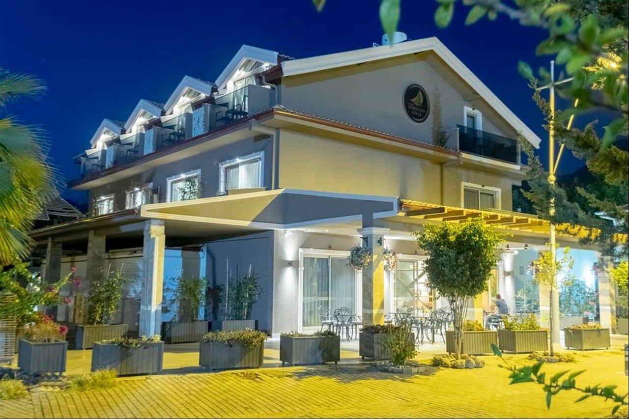 Hotel Marina Bay Goecek Exterior photo